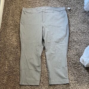 Old Navy High-Rise Pixie Straight Pants in Gray